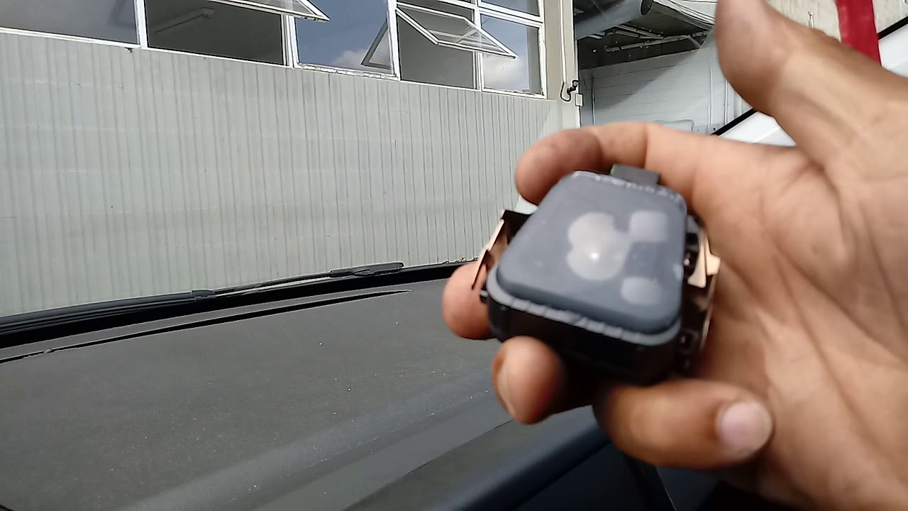 Peugeot 208 Problemas no Sensor de Chuva  Resolvido