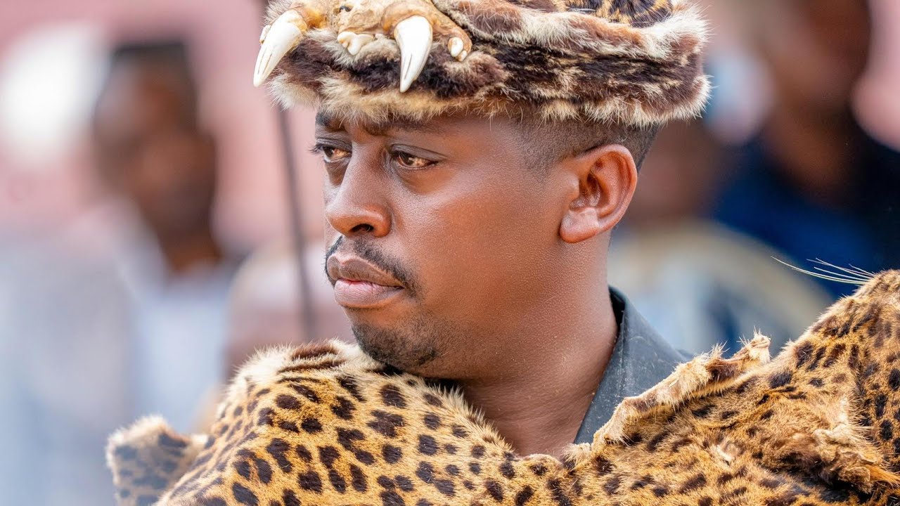 Installation officielle du Mwami Kalinda Miteetso II Gauthier à la tête de la chefferie des Bahunde