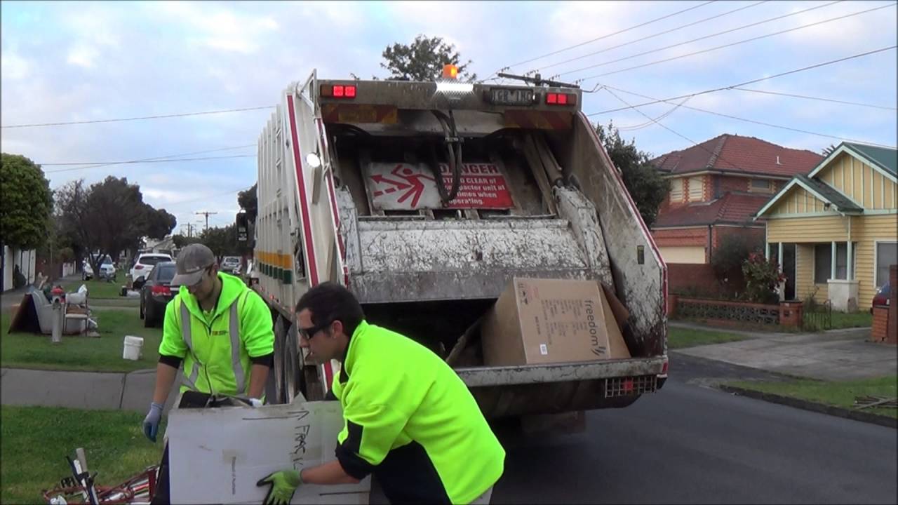 Monash Hard Waste - WM's New 8x4 Acco