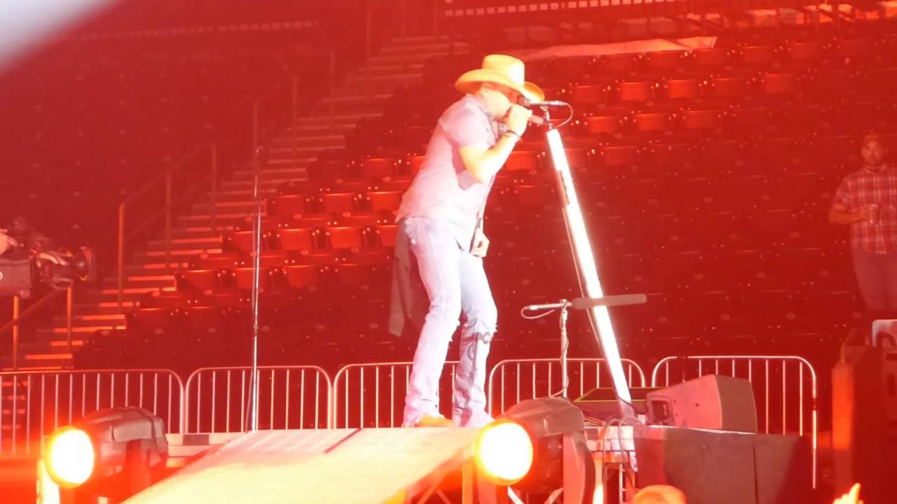 Jason Aldean - Sweet Little Somethin' LIVE Corpus Christi 5/14/15