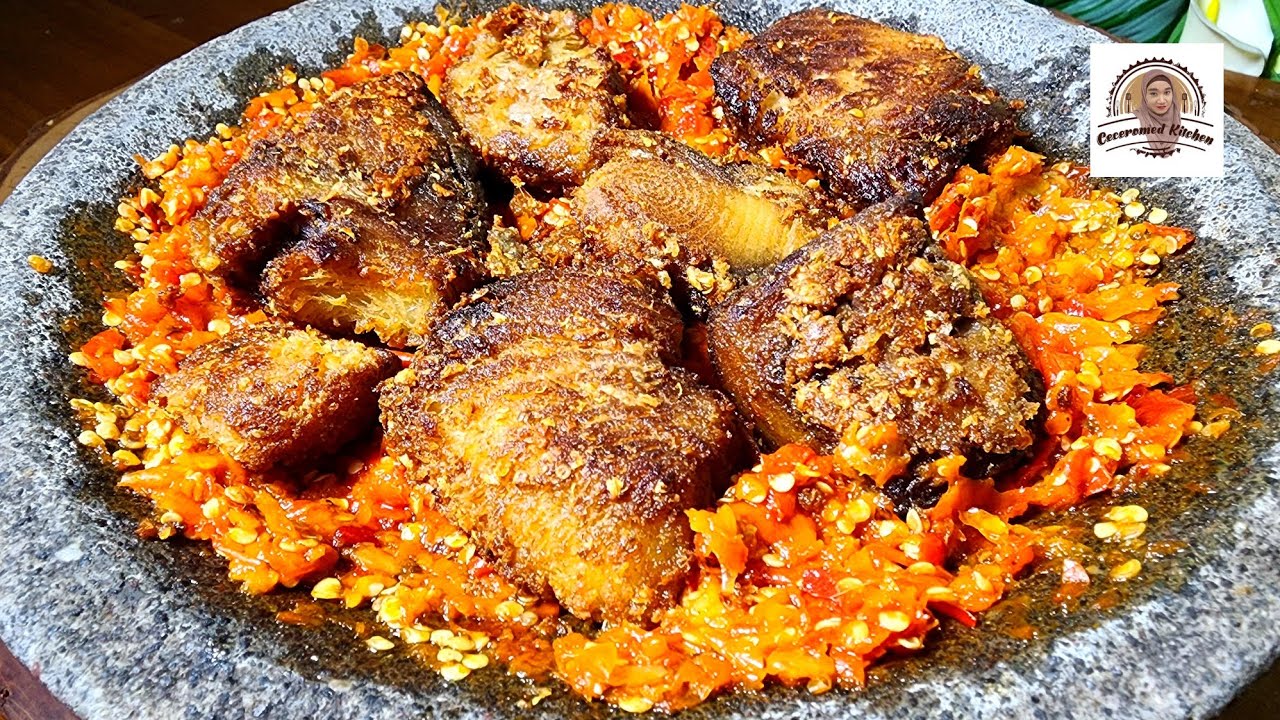 PENYET IWAK PE/PARI ASAP, PAKAI SAMBEL BAWANG CABE SEKEBON, PEDES NDOWER..