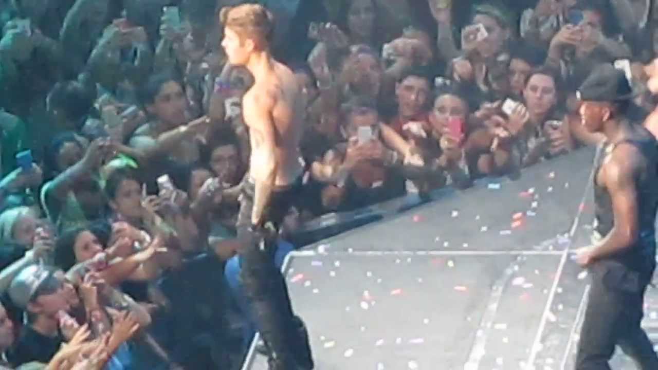 Justin Bieber - Boyfriend - Boston MA July 20, 2013 HD