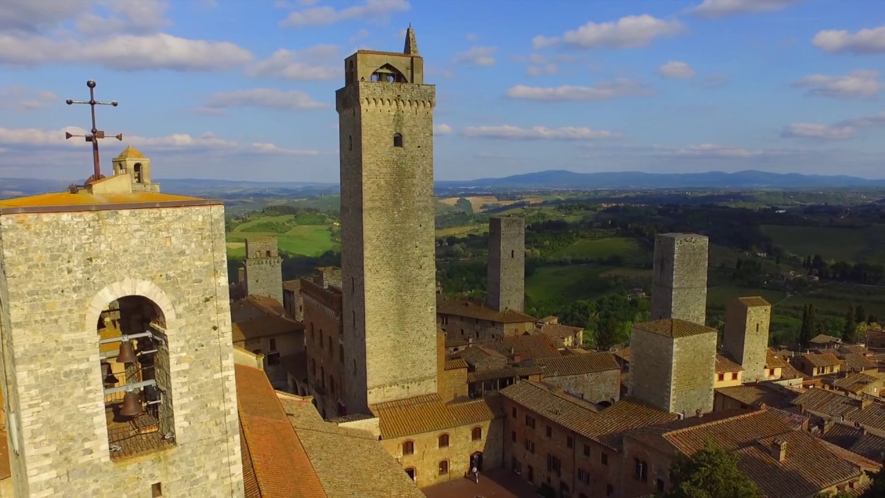 Un volo tra le torri di San Gimignano