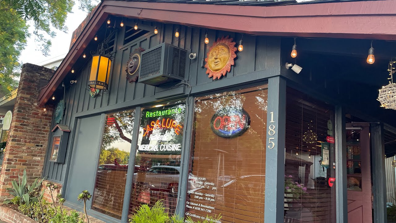 A Walk Through Downtown Los Altos , California