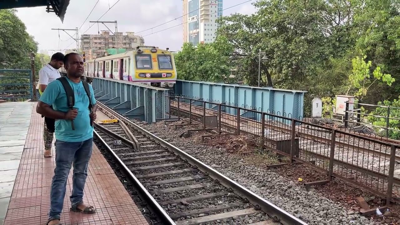 Mumbai CSMT Local Train Arrival and Departure from Dockyard Road Railway Station Mumbai