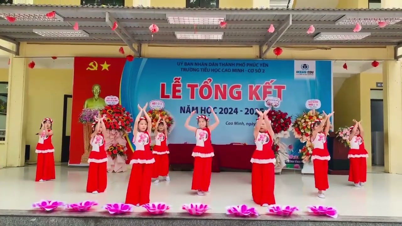 Múa sen (các bé lớp 2A5 trường tiểu học Cao Minh B)tổng kết năm học 2024-2025