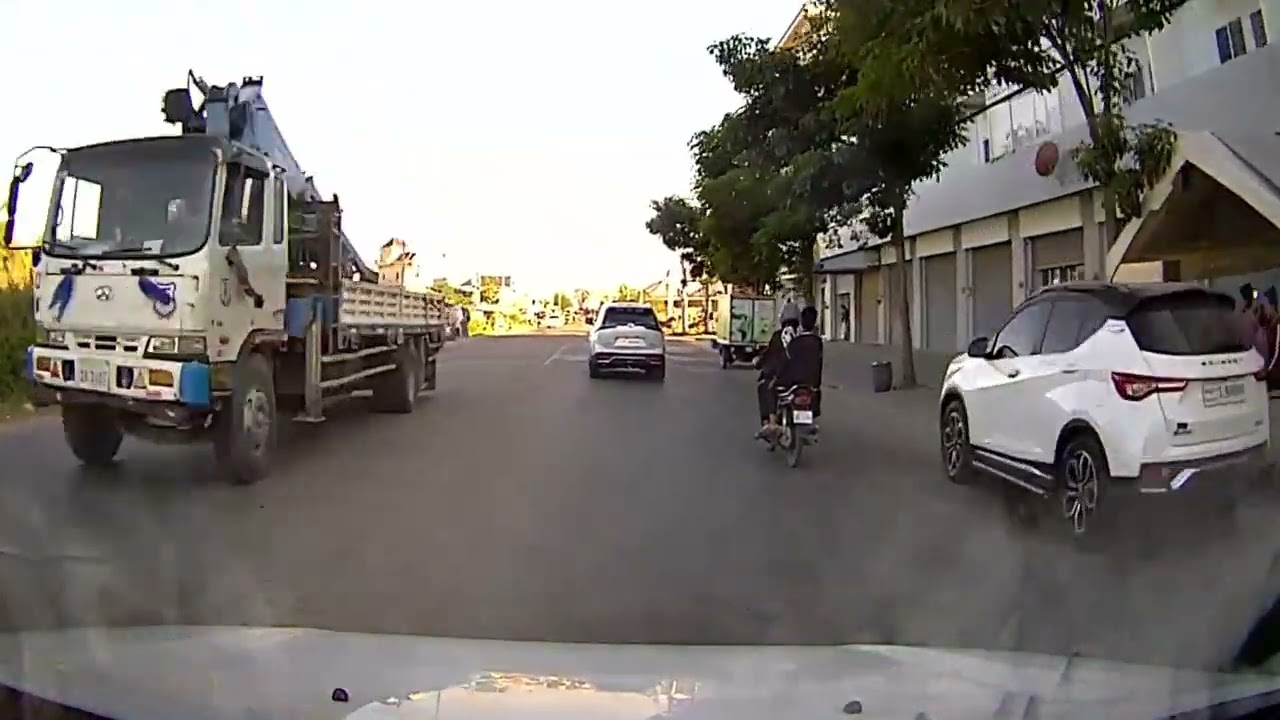 Cambodia Street View 2026, Relax and lose yourself in the natural rhythm of the city.