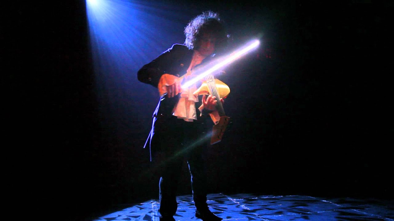 Alexander Markov playing The Star-Spangled Banner