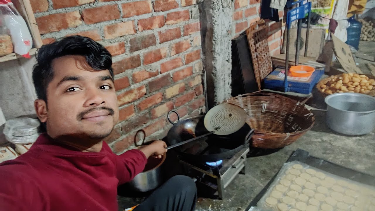 गोलगप्पा बन रहा हूं #live #golgapa #video 