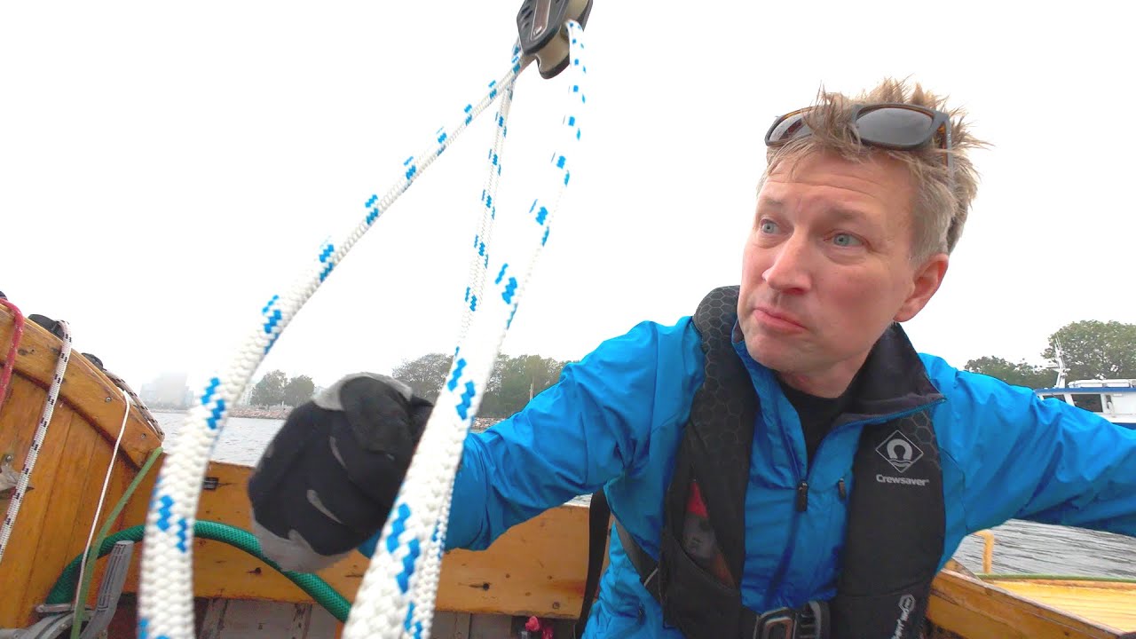 Sail with me: Solo Sailing and Docking, no engine, no autopilot.