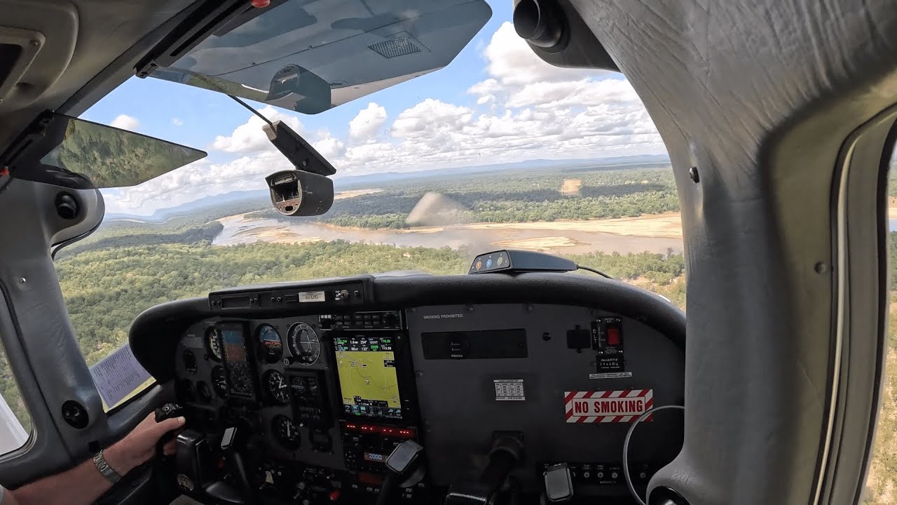 Bush Pilot in the South Luangwa Valley - Zambia. Mfuwe to Luamfwa