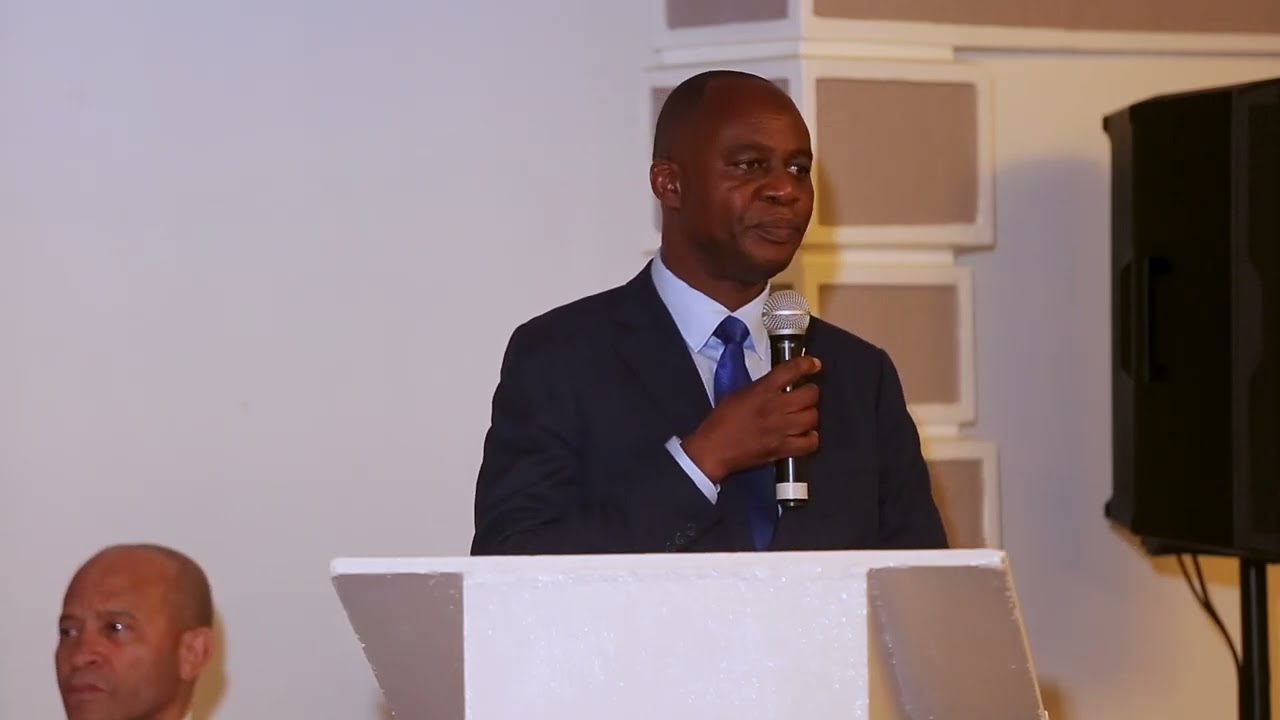 Mr Lawrence Nyazema addressing delegates at Mutapa Mining Indaba Symbosium in Cape Town 