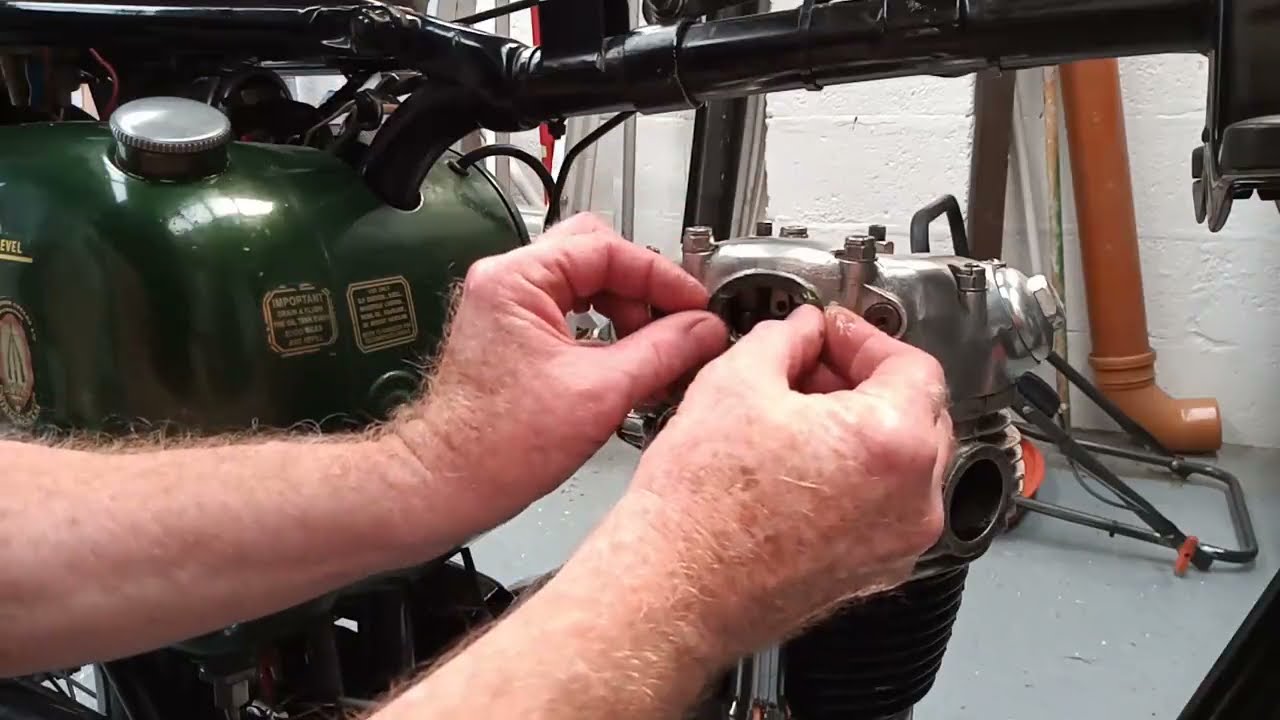 BSA C15 engine rebuild - part 3