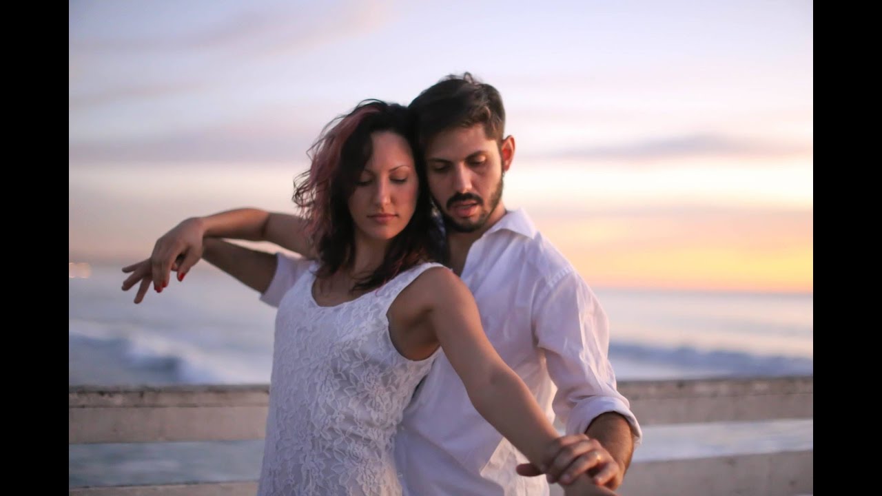 Brunno and Paula - Improv Zouk Dance on the Beach - Zouk SD