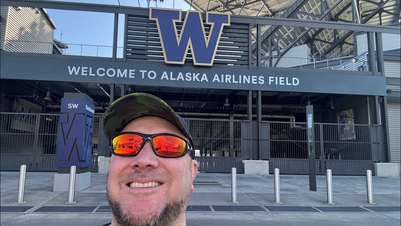 University of Washington Stadium visit! (Husky Stadium) (Seattle)