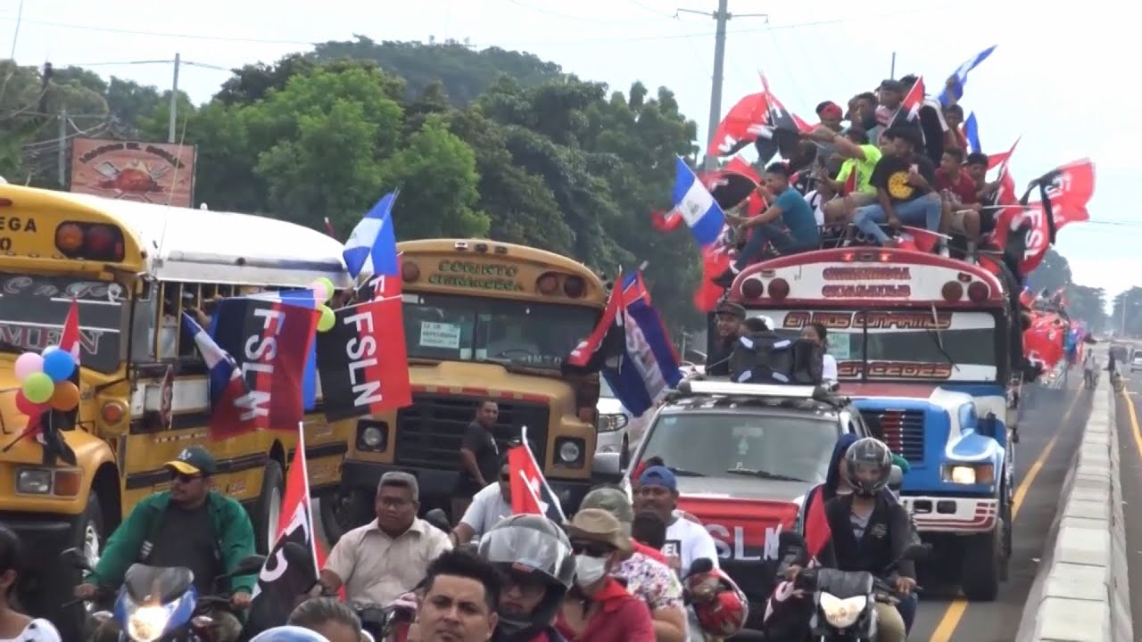 Calles de Chinandega se visten de rojinegro con alegre caminata revolucionaria