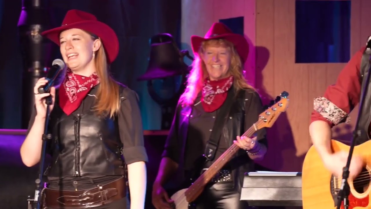 Here Comes the Santa Fe - Mama's Wranglers at the Firelight Barn