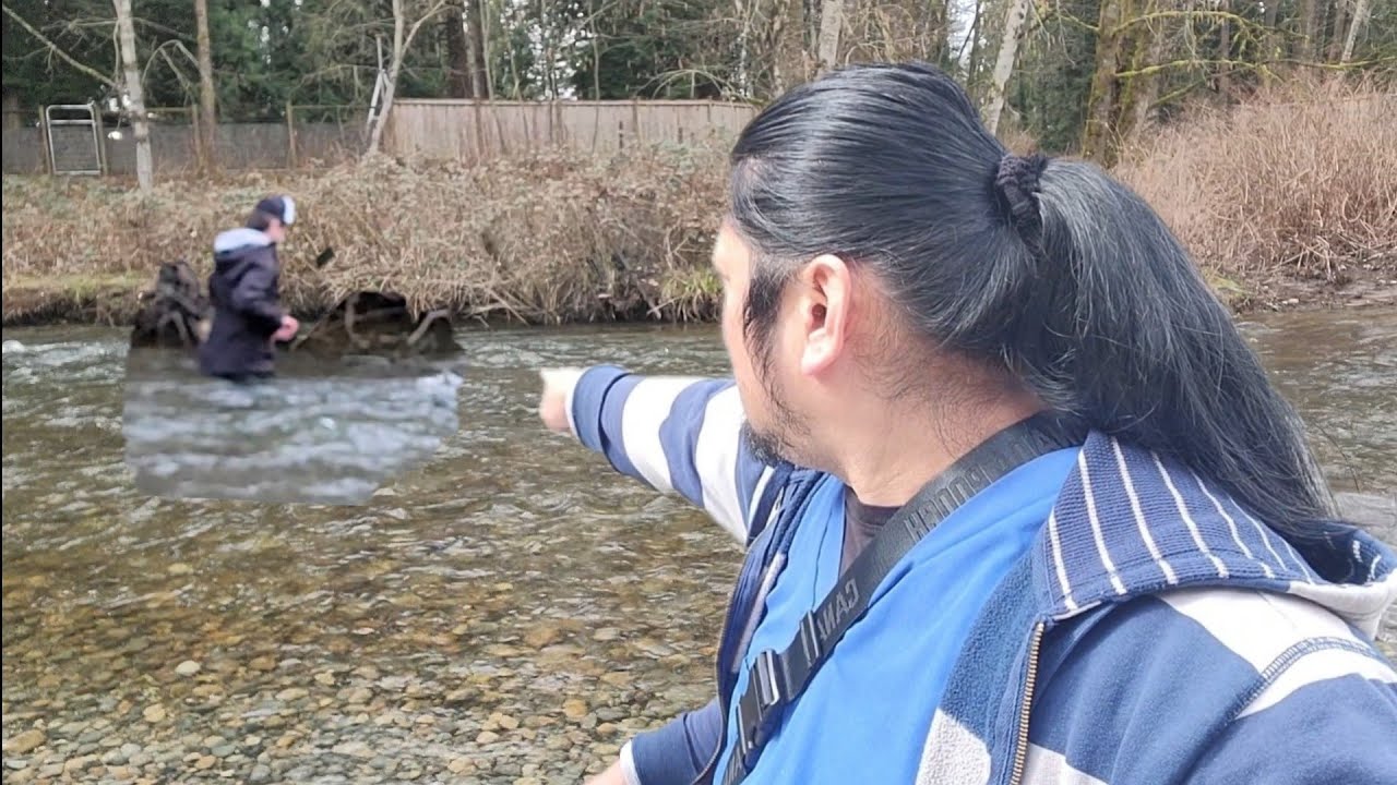 BATA NAMINGWIT MUNTIK NANG TINANGAY SA AGUS NG TUBIG SA ILOG !