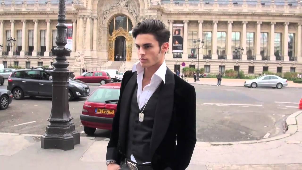 Fashion week Paris 2011  Exit Jean -Charles de  Castelbajac