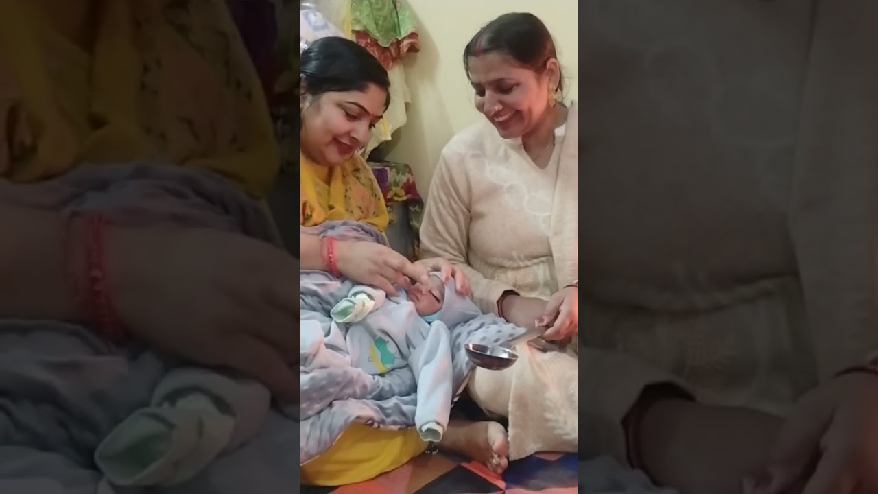 Mayke mein chai khushiyan bhatije ke aane Se ham log bhi pahunch gaye Kajal lagane donon bahane 🤗