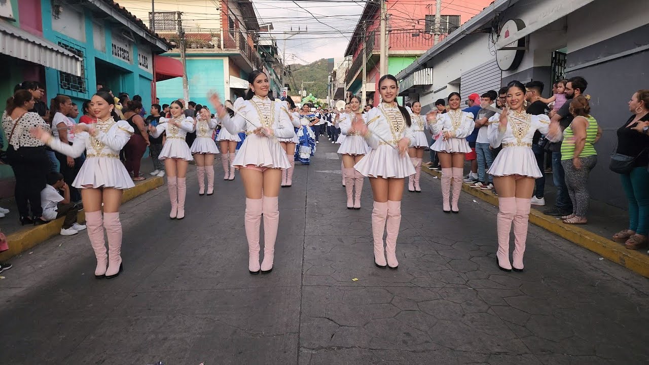 En vivo desde Chalatenango 💃🎶
