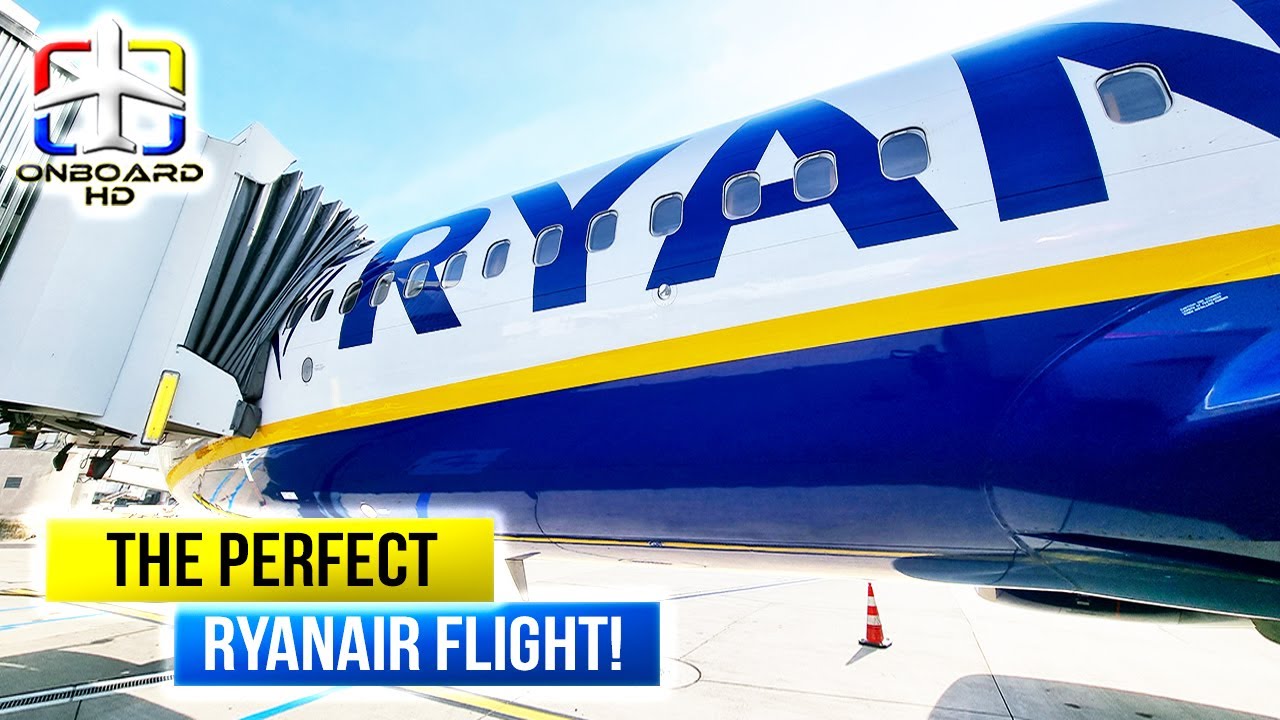 TRIP REPORT | Small Runway! Full Thrust! ツ | RYANAIR Boeing 737 | Santorini to Vienna