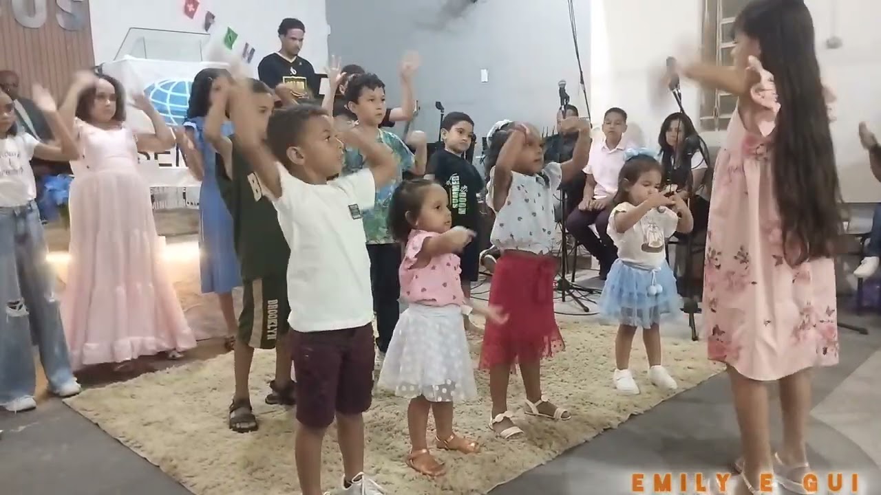 -COREOGRAFIA DIA DE FESTA | ALINE BARROS | @EmilyeGui 