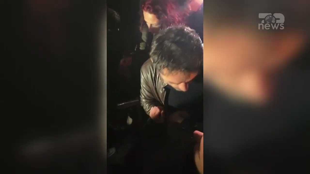 Top News- &ldquo;Uj&euml;, uj&euml;..O Tik!&rdquo; Adriatik Lapaj bie pa ndjenja gjat&euml; p&euml;rplasjes me policin&euml; n&euml; protest&euml;