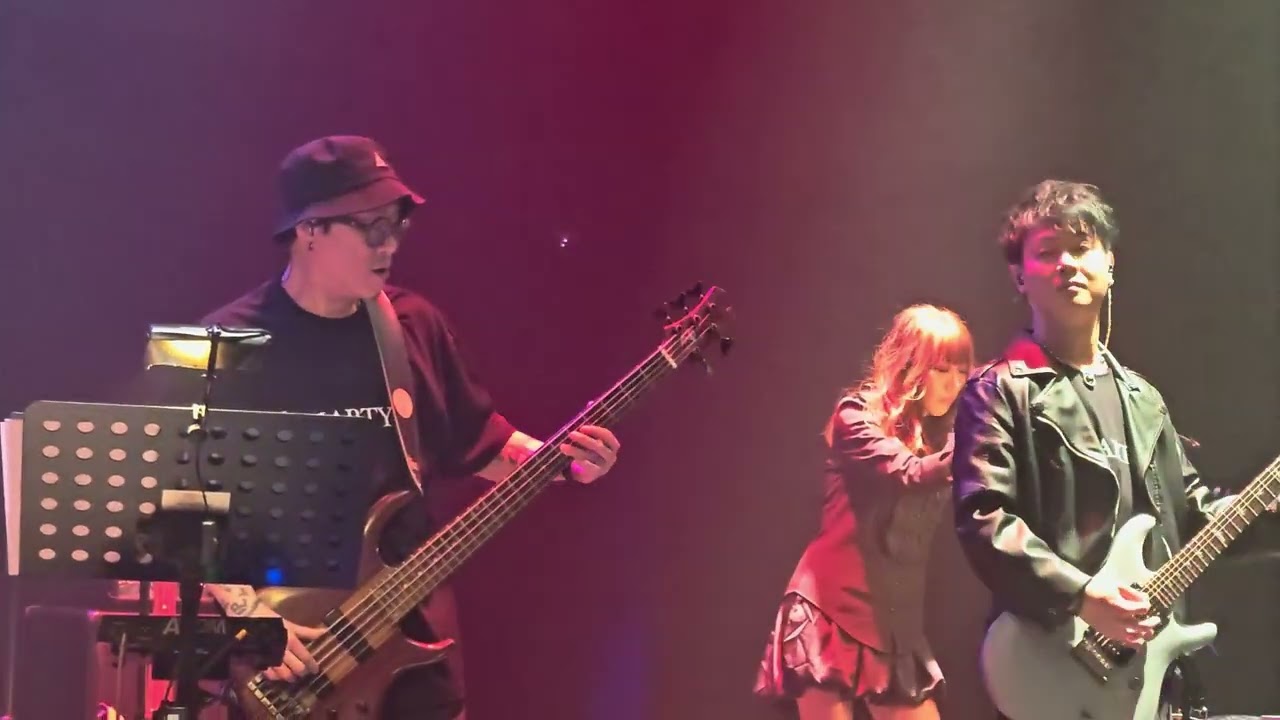 Amazing gig of the Hong Kong's legendary gothic band the Martyr. Our friend Felix was with us!
