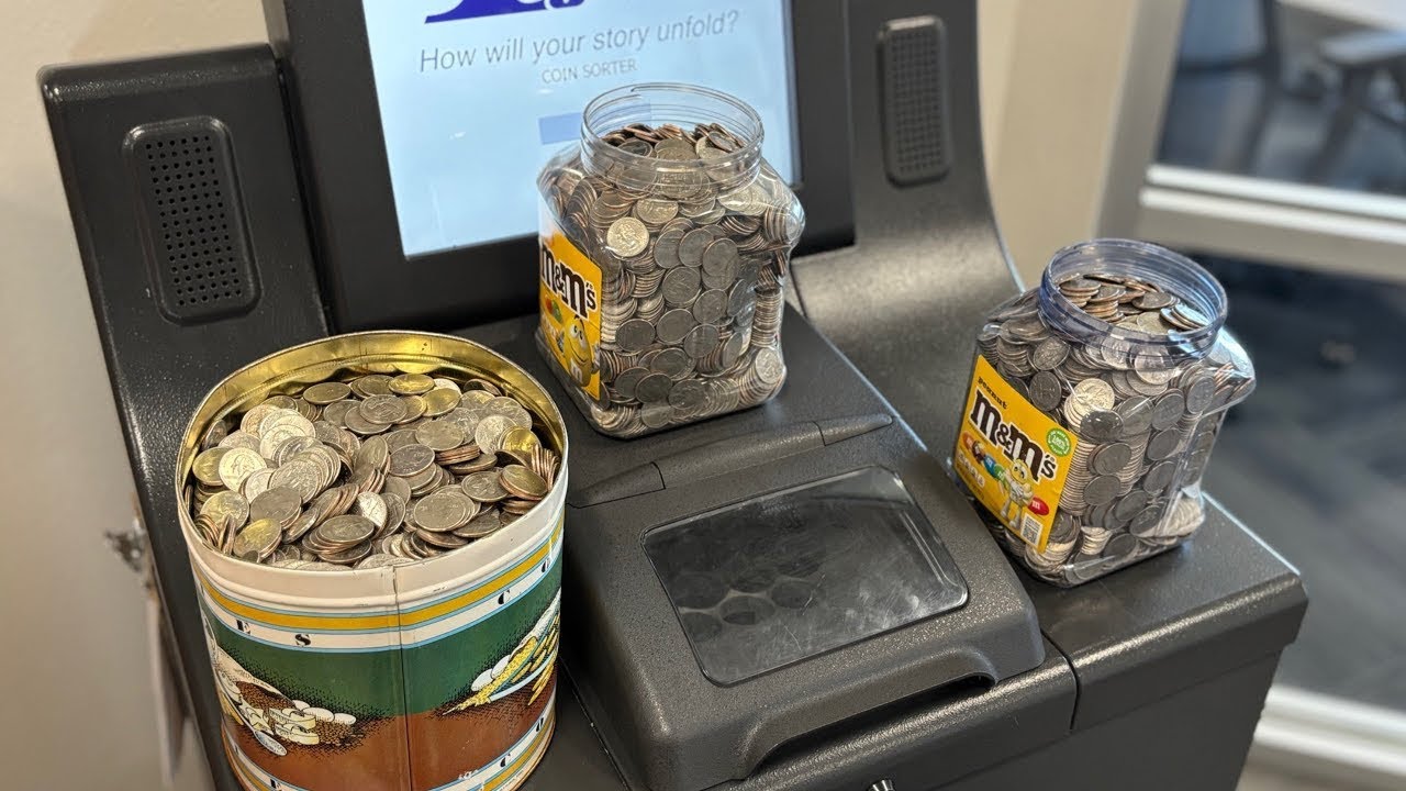 Cashing IN COINS💰POURING THOUSANDS OF QUARTERS (Satisfying)