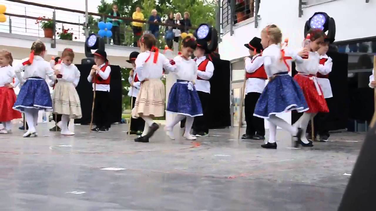 Botos tánc, megismerni a kanászt.