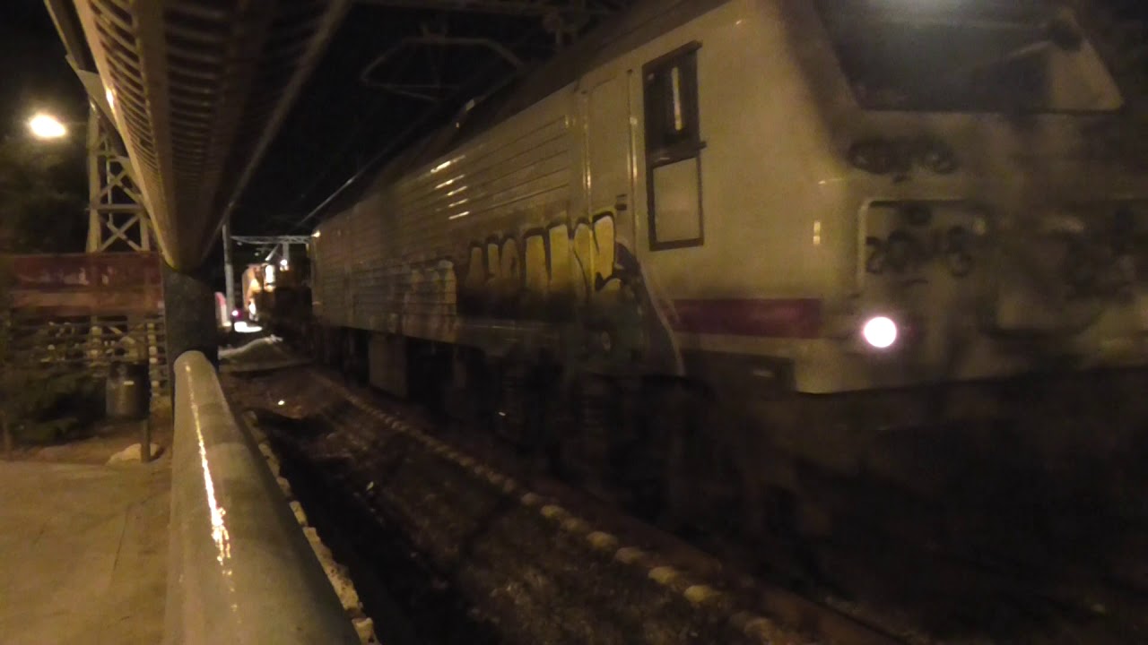Renfe Cercanias - Transporte nocturno transformador de Red Electrica Espa&ntilde;ola en Torrelodones