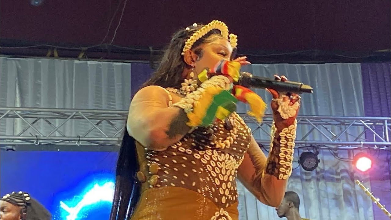 DOUSSOU BALLO CONCERT GUICHET FERMÉ PARTIE SIMBO FÔLIE 