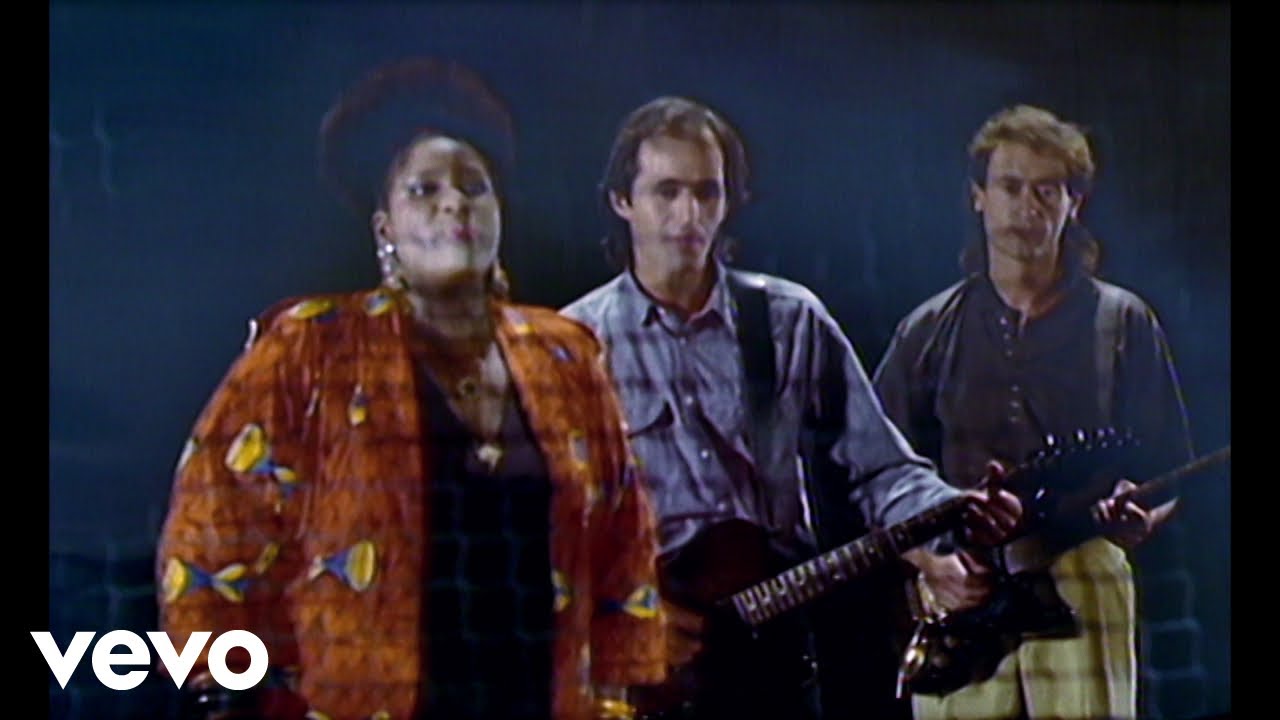 Carole Fredericks, Jean-Jacques Goldman, Michael Jones - C'est pas d'l'amour (Clip officiel)
