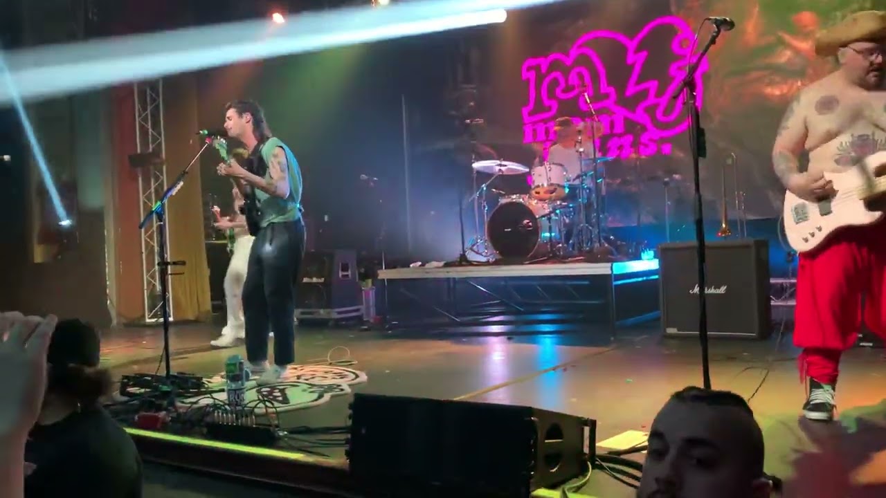 Mom Jeans. - Unreleased Song (Live in Tampa)