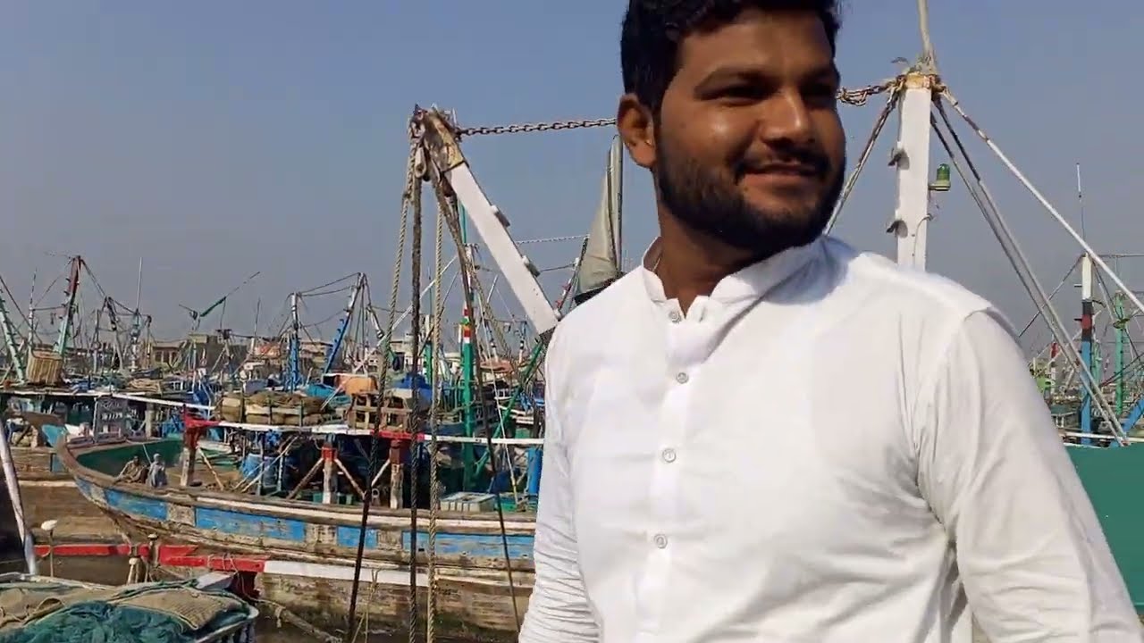 karachi fish harbour gujjar ke lunch mein aag lag gya
