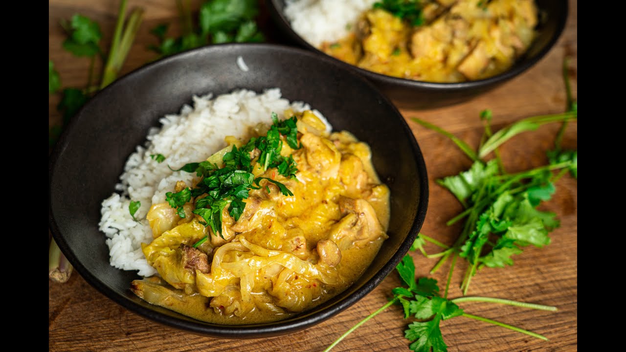 Rendang van spitskool met kip