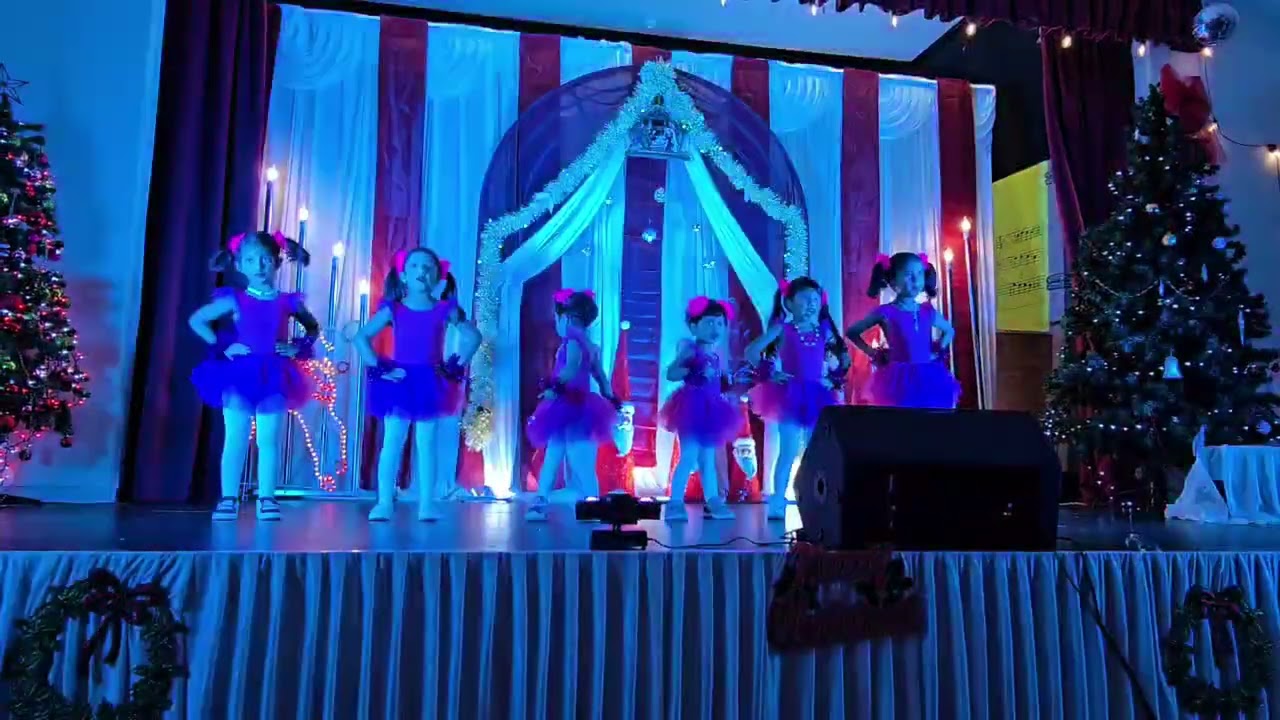Kiddies 😘😘first stage performance 