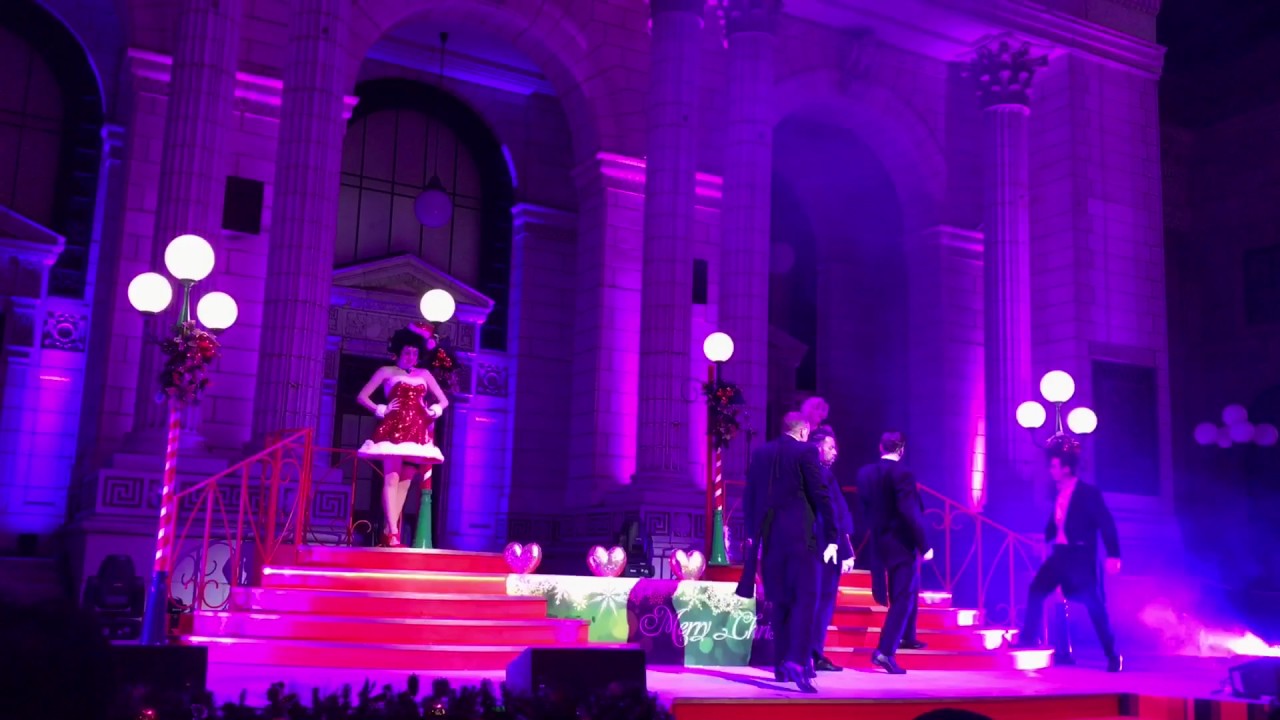 Santa Baby by Marilyn and Betty - Universal Studios Singapore