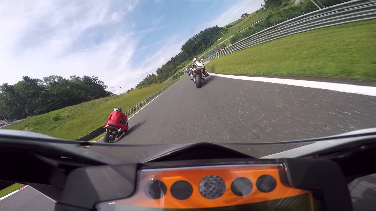 KTM RC8R vs. Aprilia RSV4 @ Salzburgring 29.06.2015