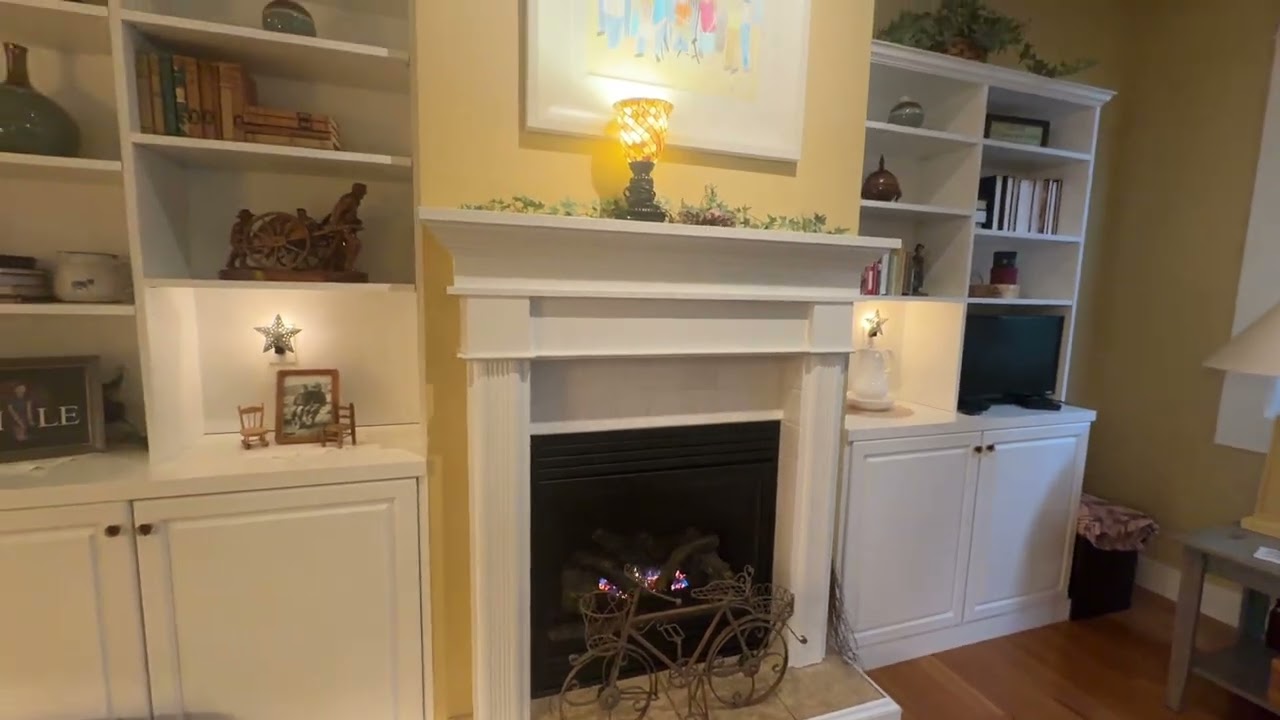 11 E Betty Jo court 499k