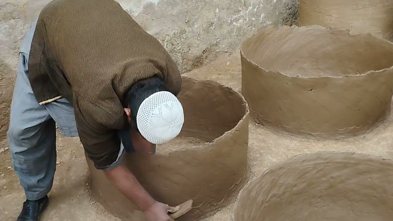 Restaurant Tandoor||Tandoor Making||Mitti ka tandoor Banane ka Tarika||#Tandoor#oven#making