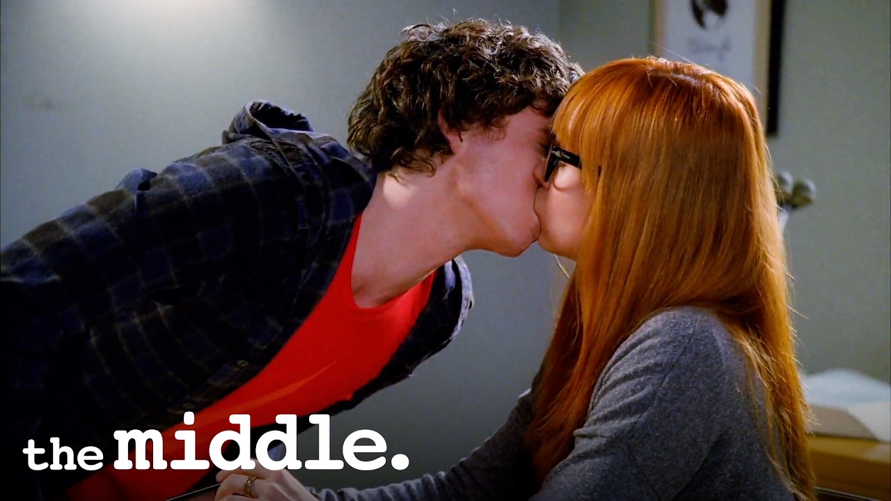 Axl Hits on His Tutor | The Middle
