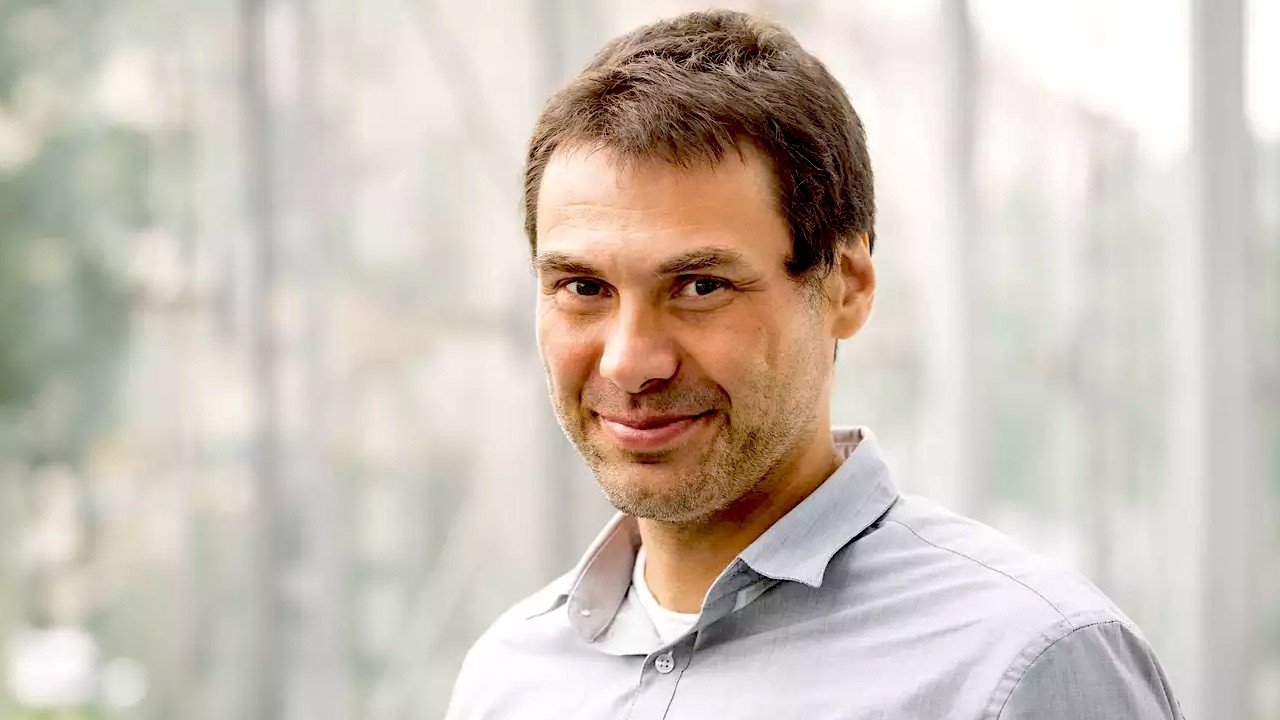 J. Šivic: Automatic visual recognition: from pixels to machines that can see (professor's lecture)