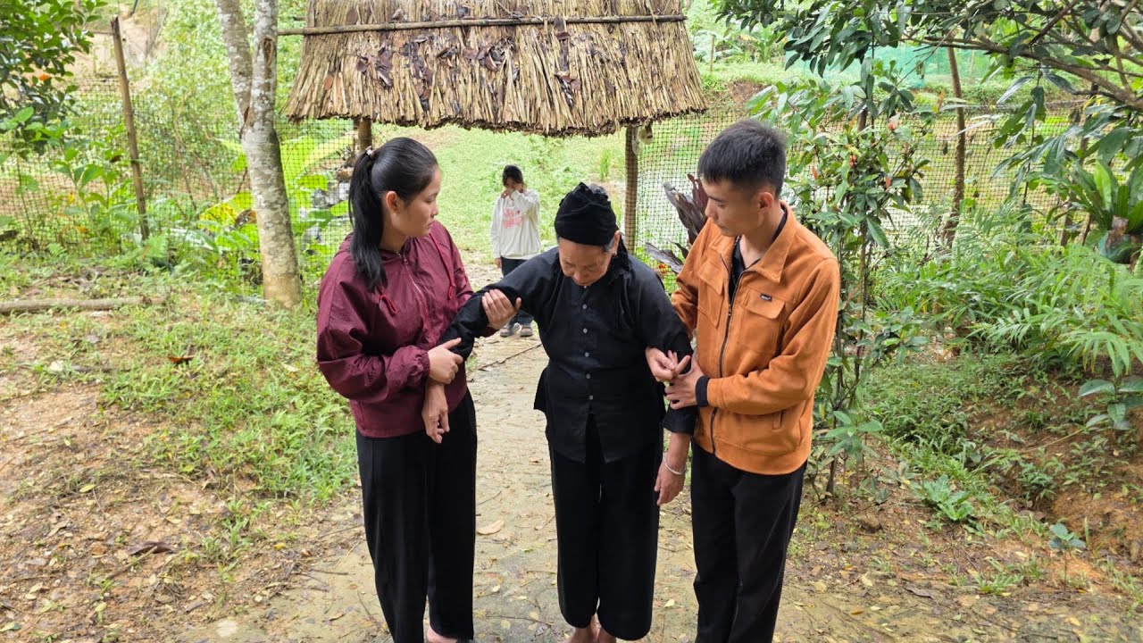 Thuan took his grandmother home. The misunderstanding between Tuyet and Thuan was resolved.