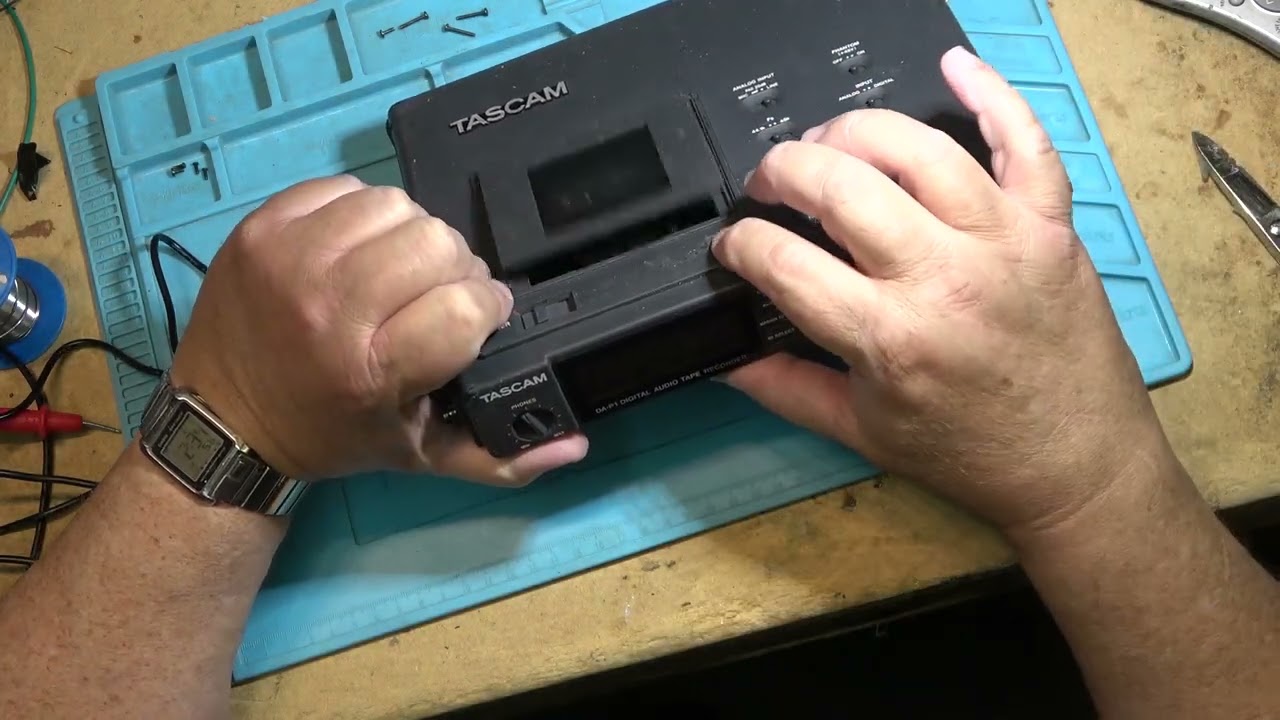TASCAM DAP1 DAT Needs a power supply No Play and a Broken DAT tape gets repaired 2 videos in 1