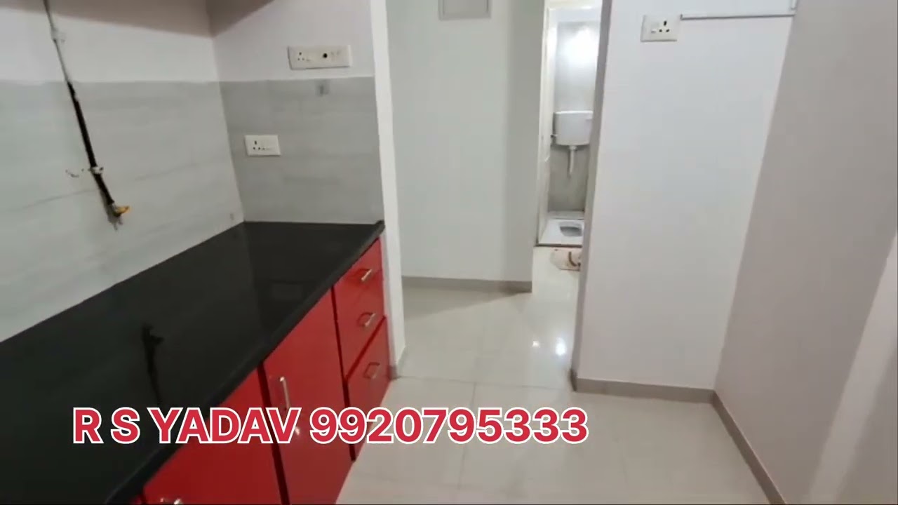 1bhk flat in PURANIKS SOCIETY THANE (W) Carpet area 370 sq.ft + 370 sq. with terrace price 58 LACS.