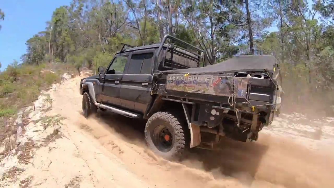 Тест внедорожных условий Jayco Expanda Outback на Toyota Landcruiser 79 серии