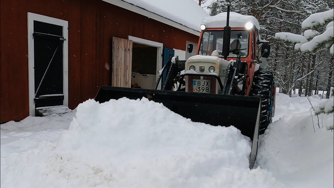 Big Snowstorm January 2025 in Sweden - Snow plowing with David Brown 990