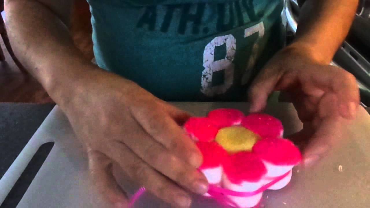 brocheta de bombon en forma de flor